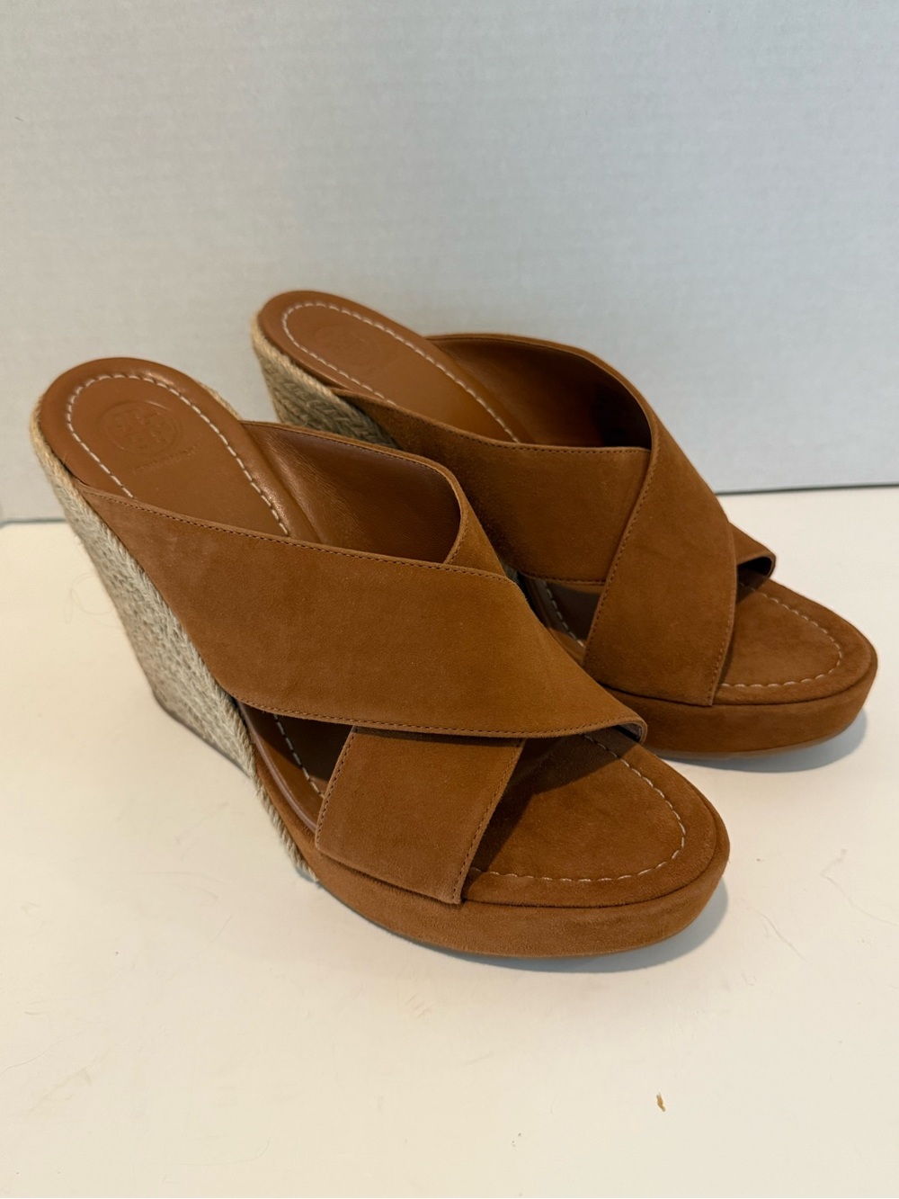 Tory Burch Bailey Espadrille Wedge Sandals 11 Brown Suede Gold Logo High Wedge